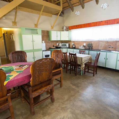 Maninghi Lodge Hoedspruit Buitenkant foto