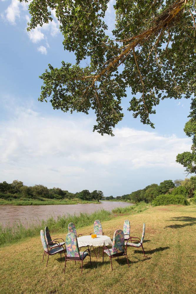 Maninghi Lodge Hoedspruit Buitenkant foto