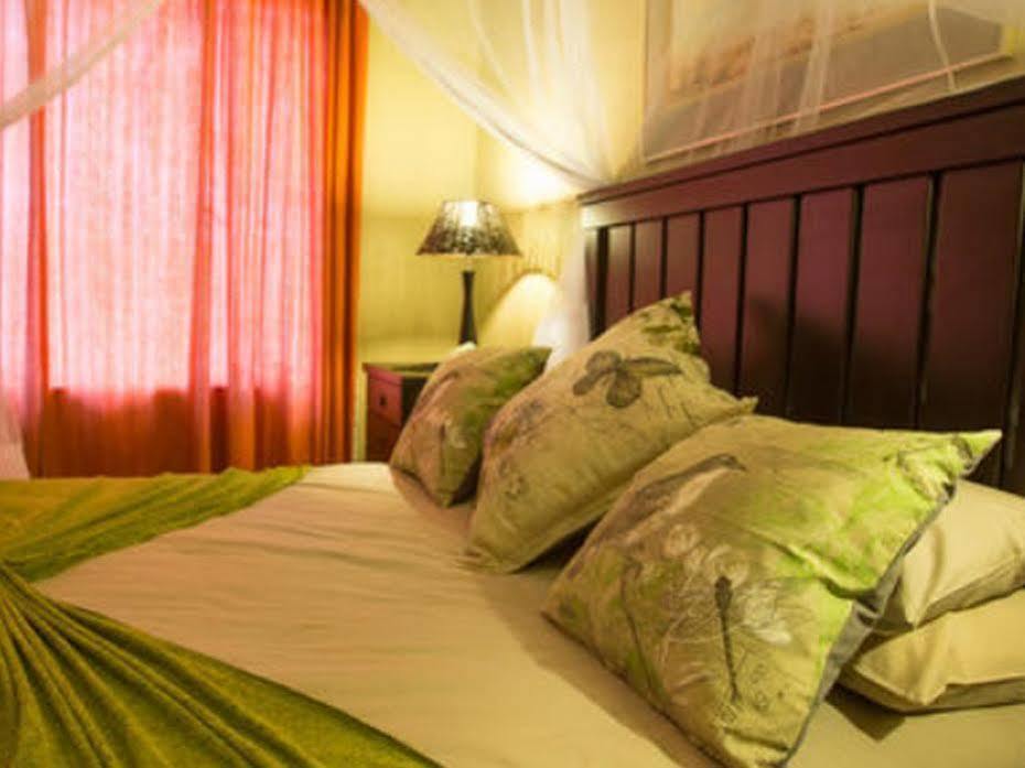 Maninghi Lodge Hoedspruit Buitenkant foto
